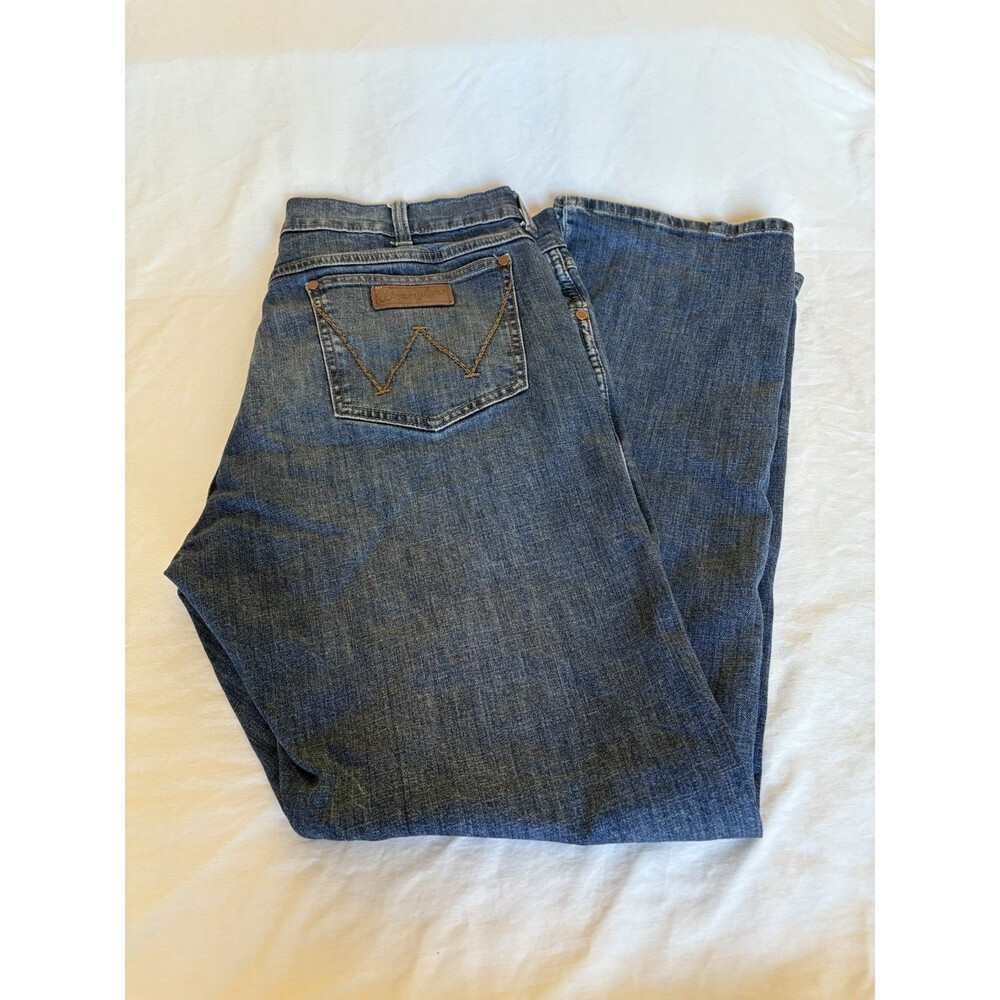 Wrangler Retro Jeans Mens 38x32 Slim Straight Medium Wash Cowboy Rodeo Stretch